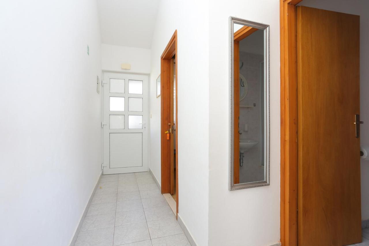 Apartments By The Sea Rastici, Ciovo - 11723 Trogir Bagian luar foto